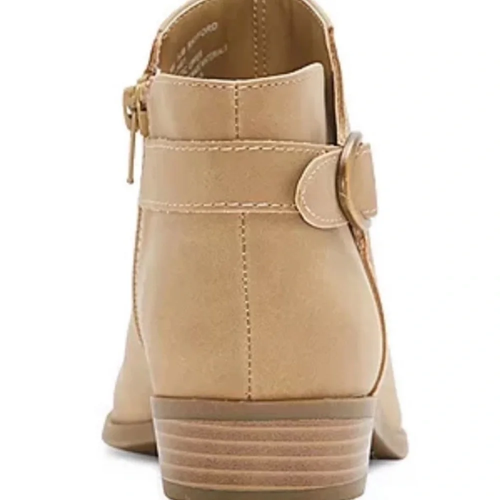 Women's boots. Size 8 - Picture 3 of 4